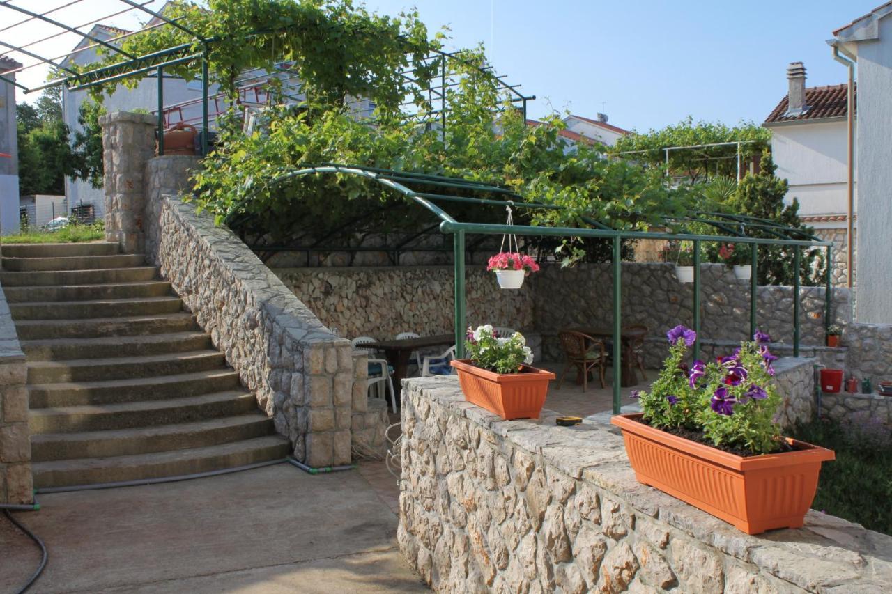 Apartments And Rooms With Parking Space Njivice, Krk - 5458 Dış mekan fotoğraf