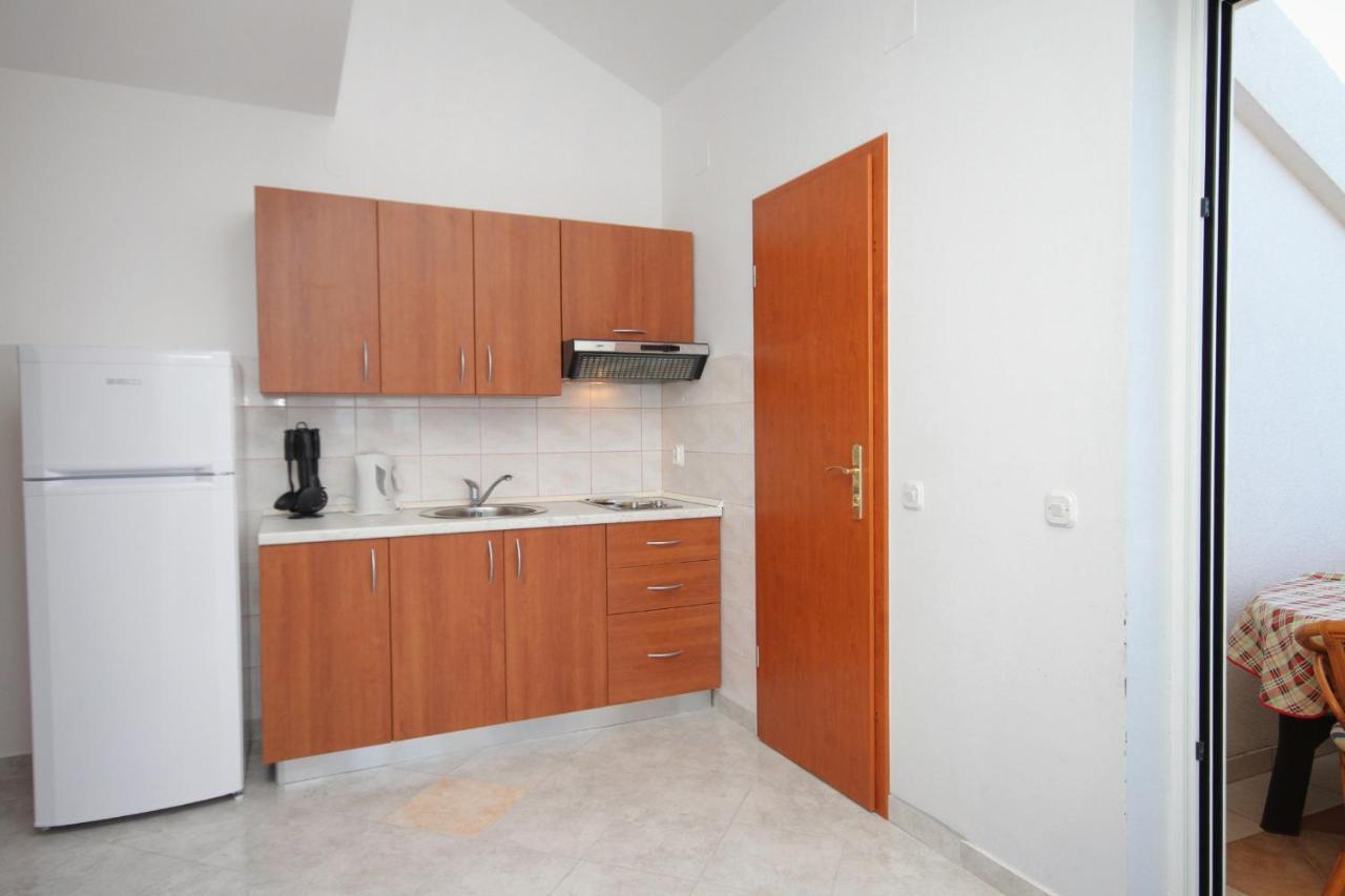 Apartments And Rooms With Parking Space Njivice, Krk - 5458 Dış mekan fotoğraf