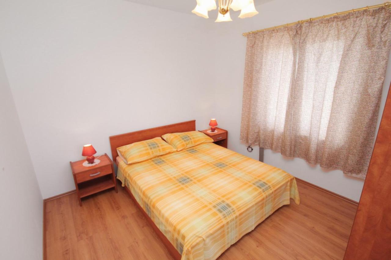 Apartments And Rooms With Parking Space Njivice, Krk - 5458 Dış mekan fotoğraf
